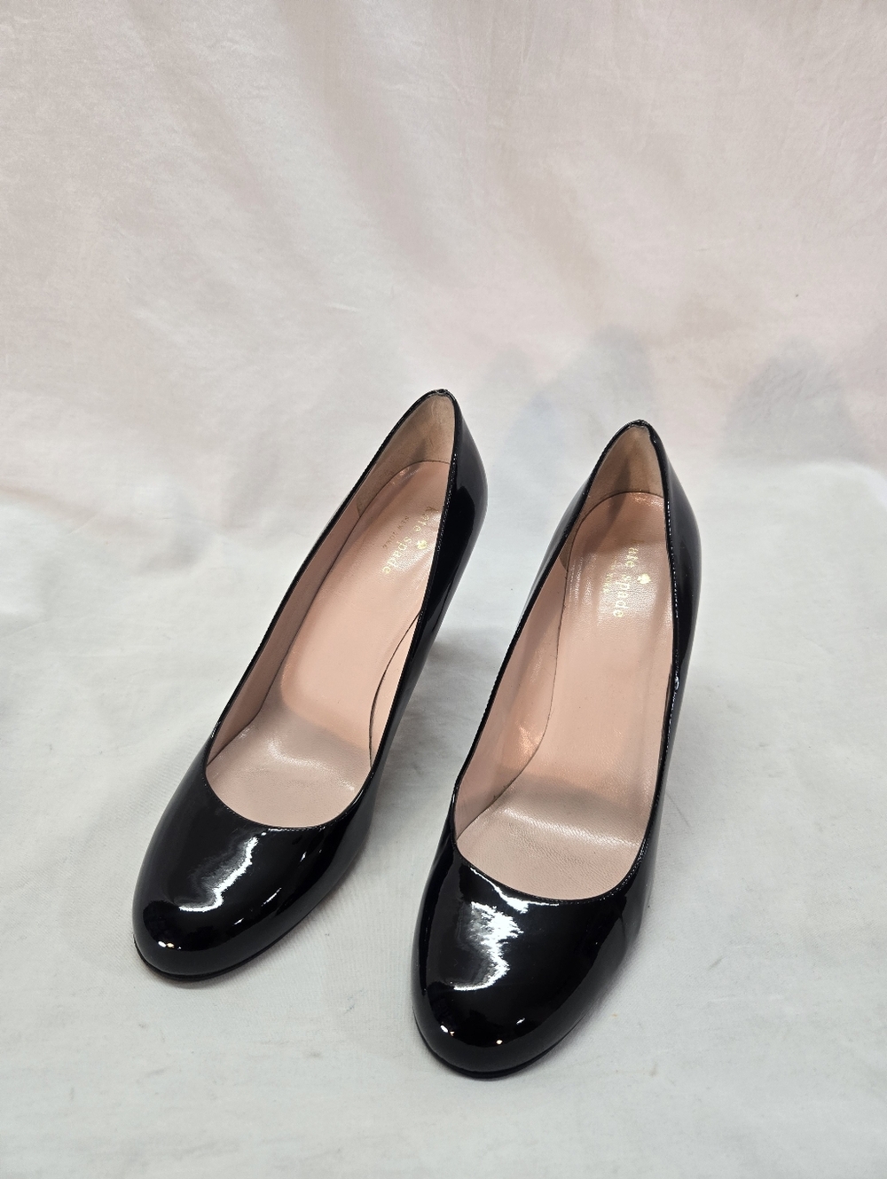 KATE SPADE Women’s 10M Black Karolina Black Patent Leather Pumps 3.5" Heels - Picture 2 of 6